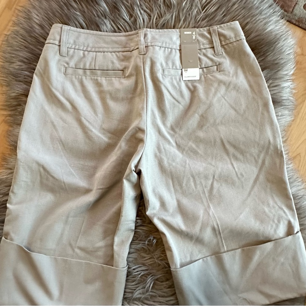NEW w Tags - GAP “clam digger” “Bermuda” shorts - Sz 4
